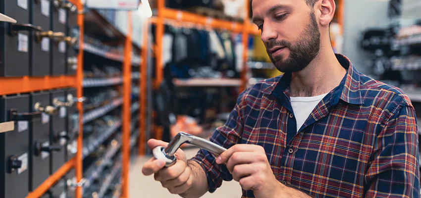 Locksmith For Retail Stores Lockout Services in Shafter, California